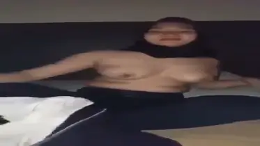 Bisikan Mesra Buka Baju Di Depan Pacar Sange Berat poster