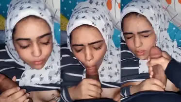 Bokep Arab Jilbab Terima Crotan Hangat Di Muka poster