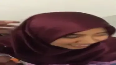 Bokep Hijab Asisten Kantor Dipaksa Main Liar poster