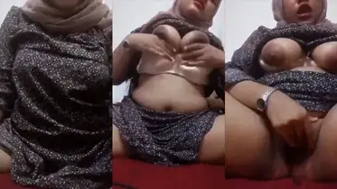 Bokep Jilbab Janda Cantik Colmek Puas poster