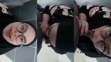 Bokep Jilbab Montok Layani Tiga Pria Sekaligus poster